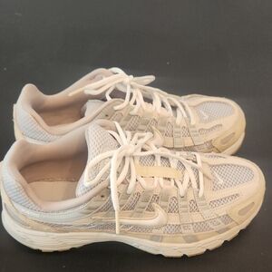 Nike Women's P-6000